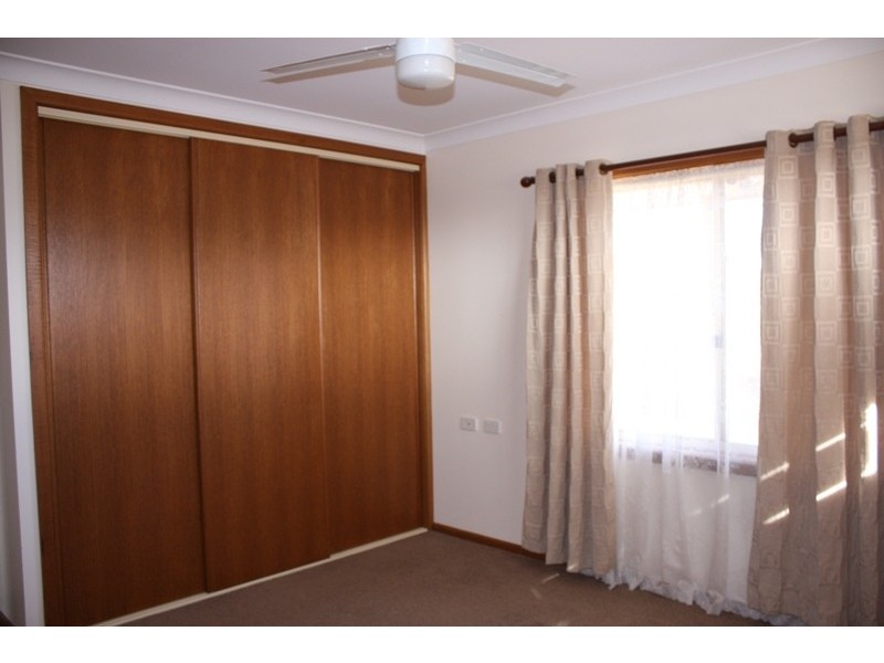 16 East Camp Drive, Cooma NSW 2630