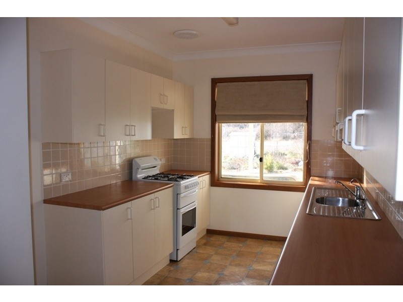 16 East Camp Drive, Cooma NSW 2630