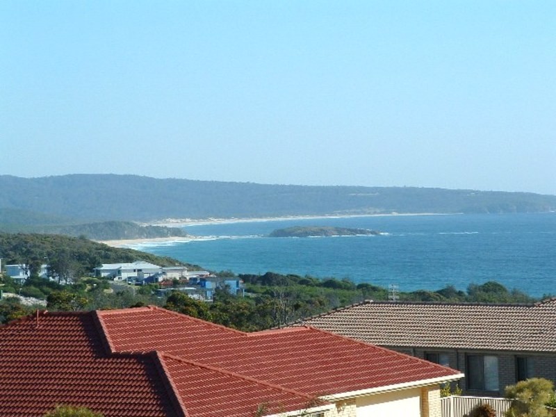 8 The Dress Circle, Tura Beach NSW 2548