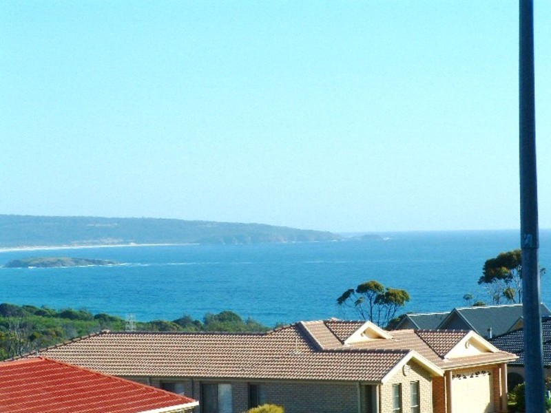 8 The Dress Circle, Tura Beach NSW 2548