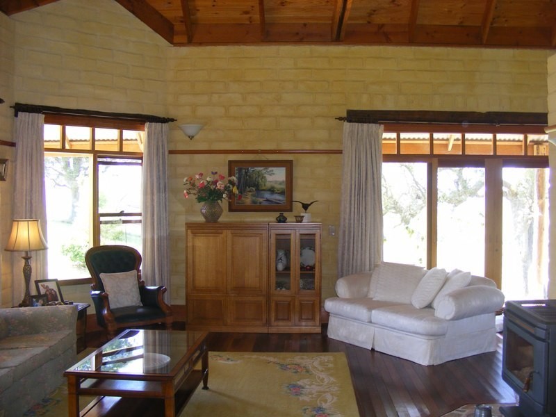 77 Mountview Close, Bega NSW 2550