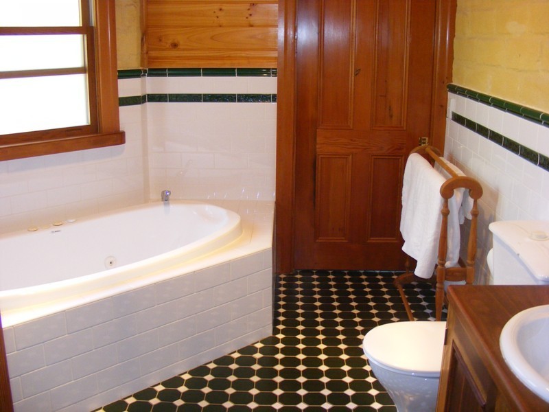 77 Mountview Close, Bega NSW 2550