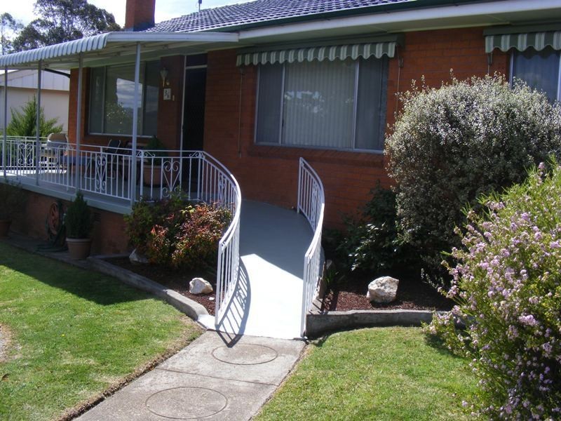 36 Glebe Avenue, Bega NSW 2550