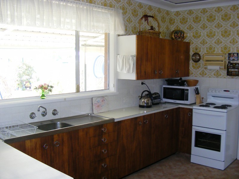 36 Glebe Avenue, Bega NSW 2550