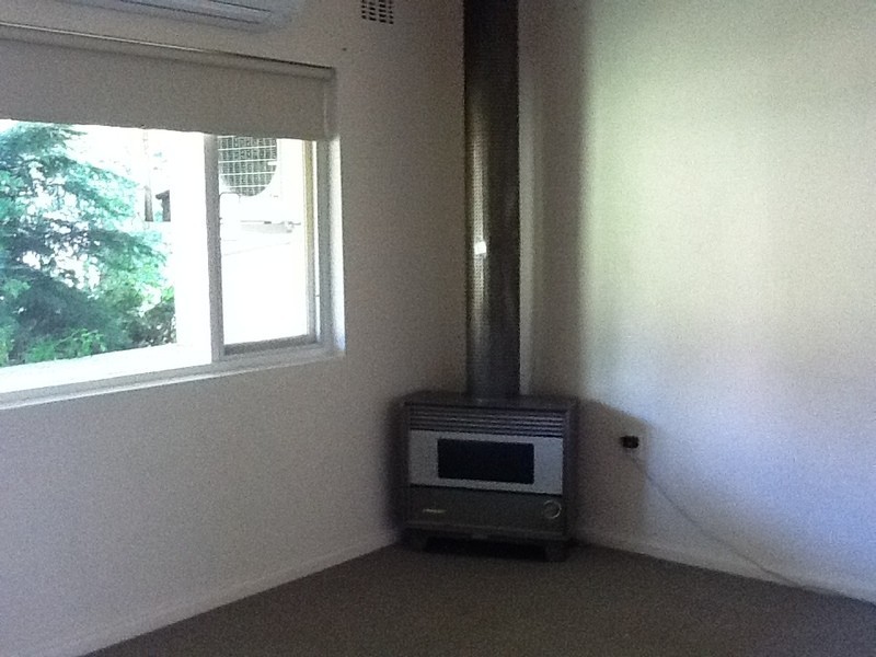 2/4 Kerwan St, Cooma NSW 2630