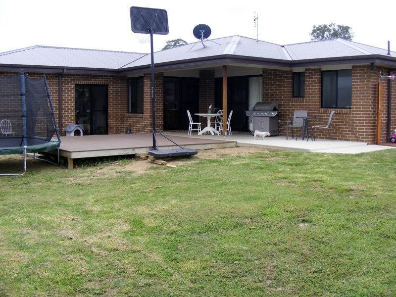 22 Koma Circuit, Bega NSW 2550