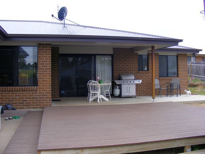 22 Koma Circuit, Bega NSW 2550