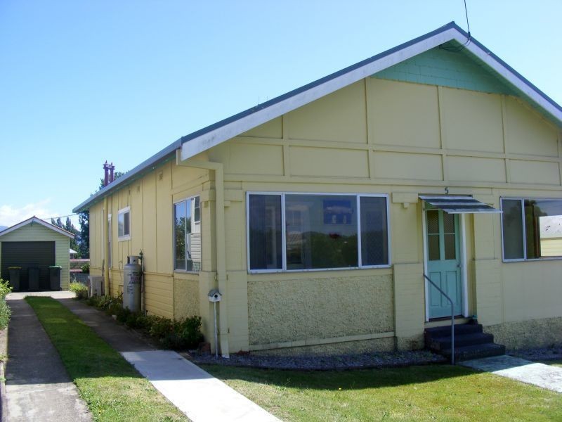 5 Bega Street, Bega NSW 2550