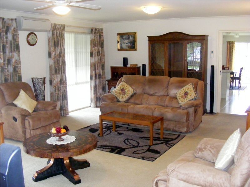 2 Glen Mia Drive, Bega NSW 2550