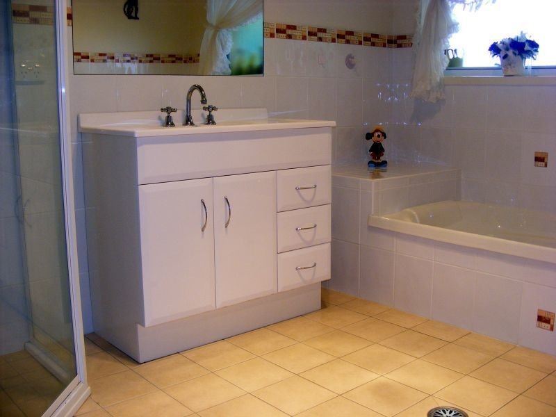 2 Glen Mia Drive, Bega NSW 2550