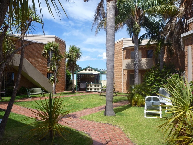 2/4 Cameron, Merimbula NSW 2548