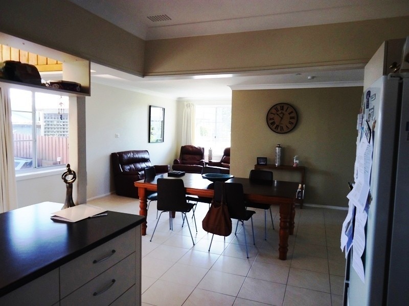 21 Howard Ave, Bega NSW 2550