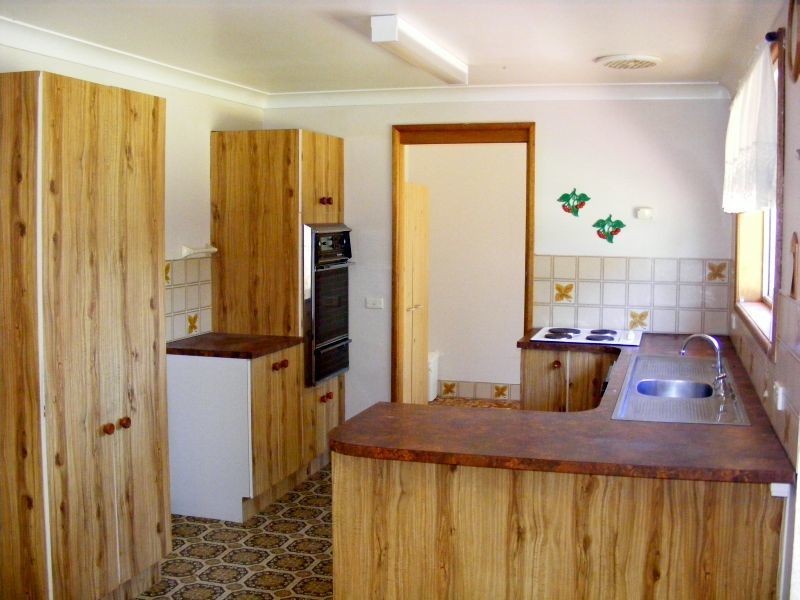 5 Goldberg Place, Bega NSW 2550