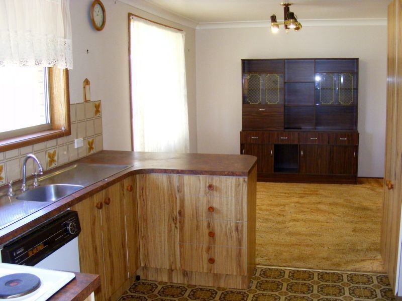 5 Goldberg Place, Bega NSW 2550