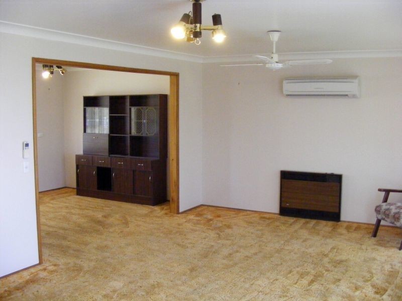 5 Goldberg Place, Bega NSW 2550