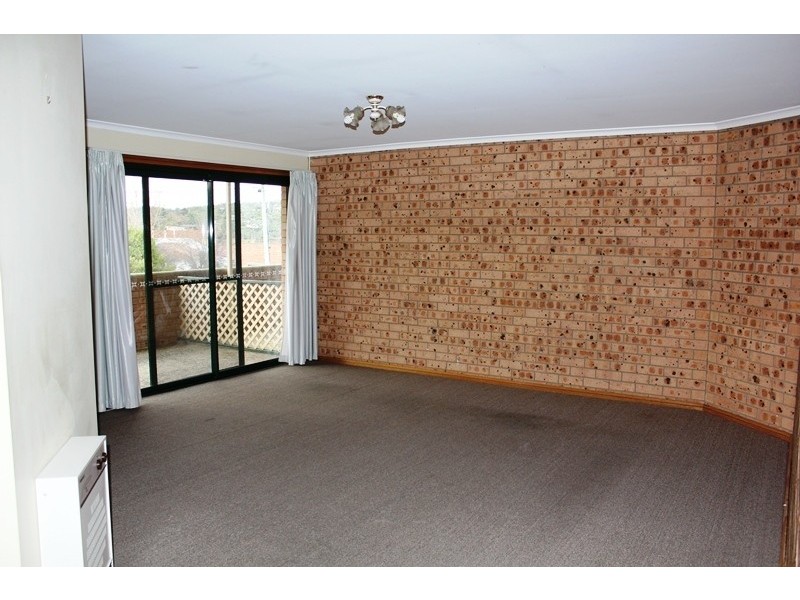 2/190 Sharp Street, Cooma NSW 2630