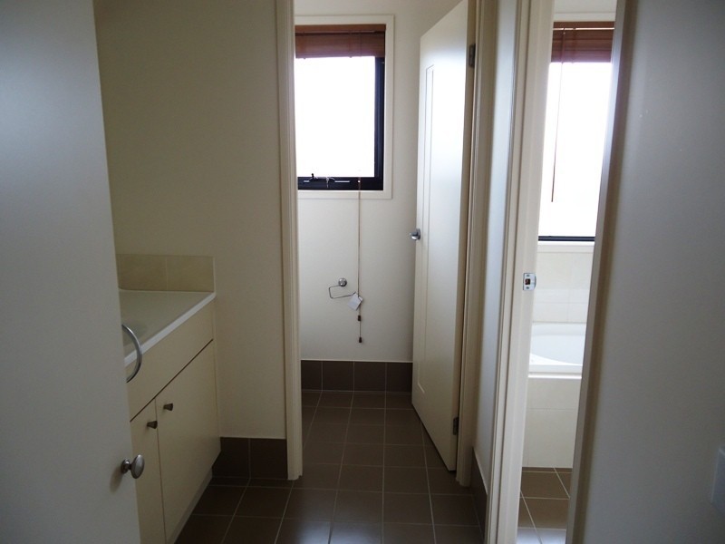 5 Yuin St, Bega NSW 2550