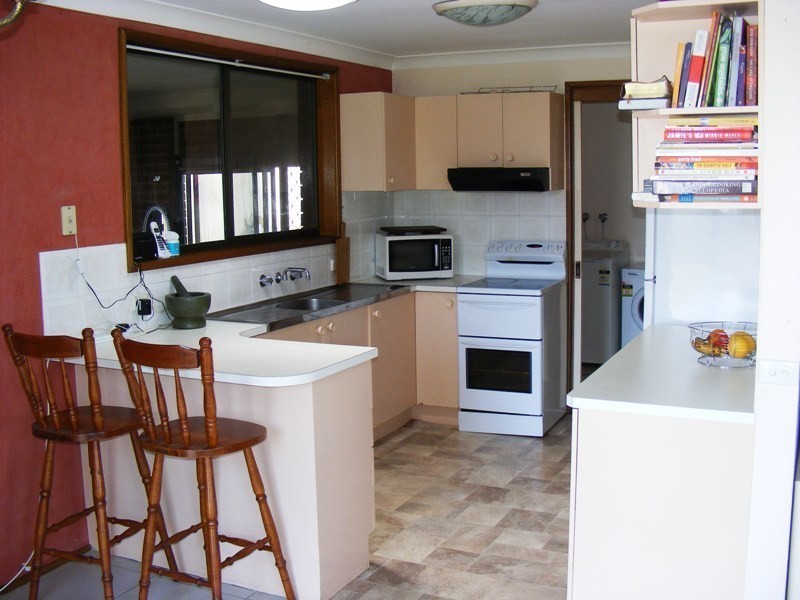 1 Goldberg Place, Bega NSW 2550