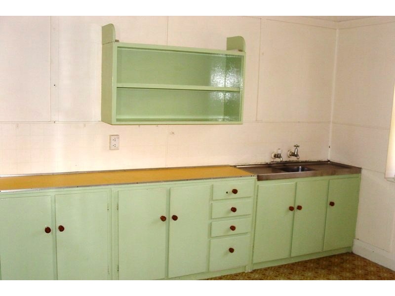 27 Parker St, Bega NSW 2550