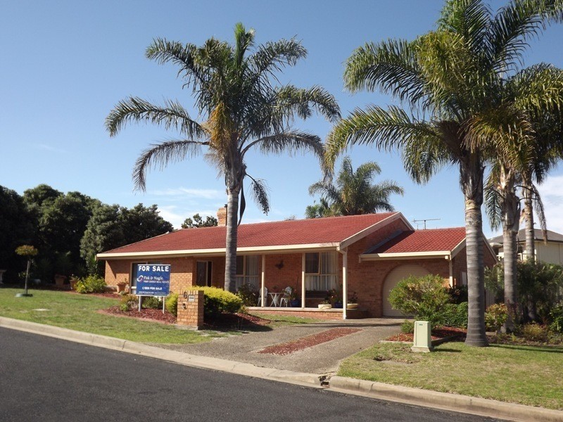 6 Hakea Place, Tura Beach NSW 2548