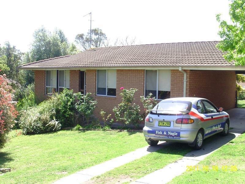 2 Gregory Way, Bega NSW 2550
