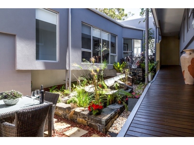 25 Acacia Crescent, Tura Beach NSW 2548