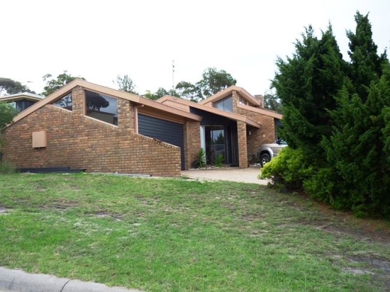 1 Flora Court, Tura Beach NSW 2548