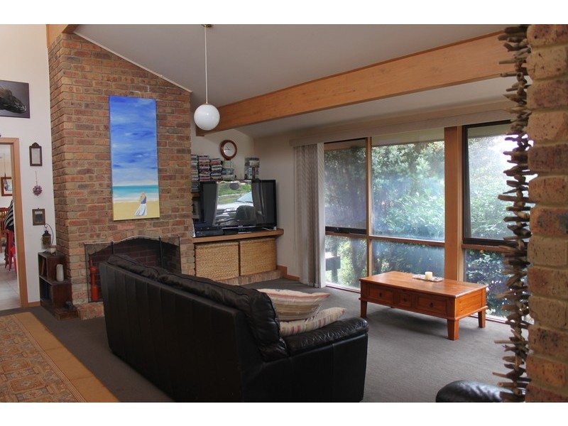 1 Flora Court, Tura Beach NSW 2548