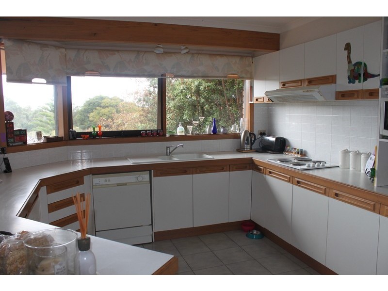 1 Flora Court, Tura Beach NSW 2548