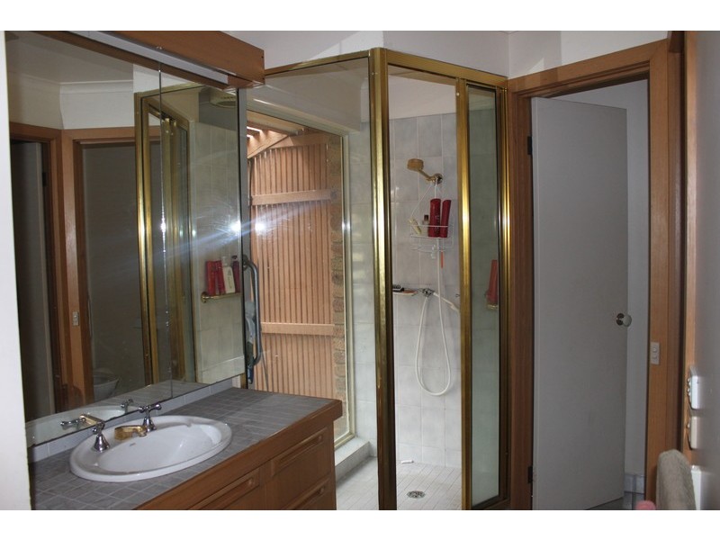 1 Flora Court, Tura Beach NSW 2548