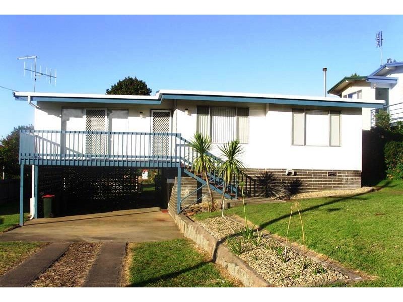 10 Glebe Ave, Bega NSW 2550