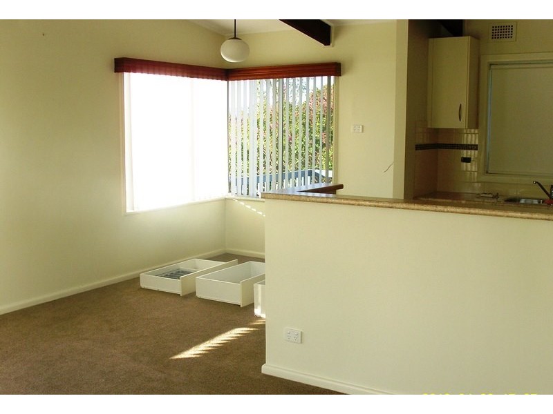 10 Glebe Ave, Bega NSW 2550