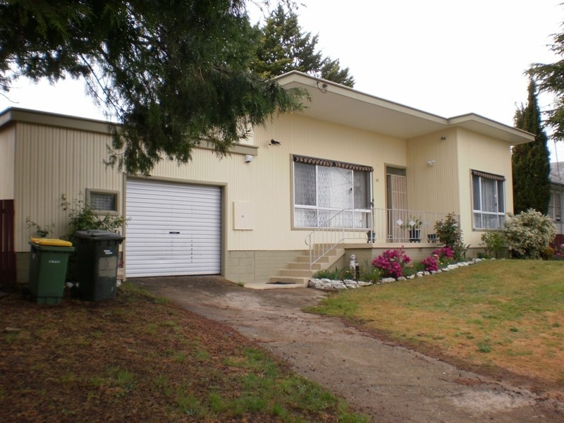 42 Baron St, Cooma NSW 2630