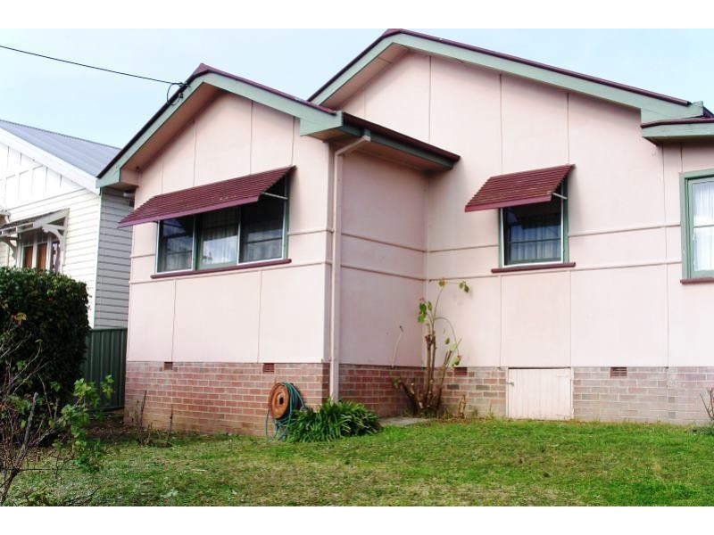 28  Hill St, Bega NSW 2550