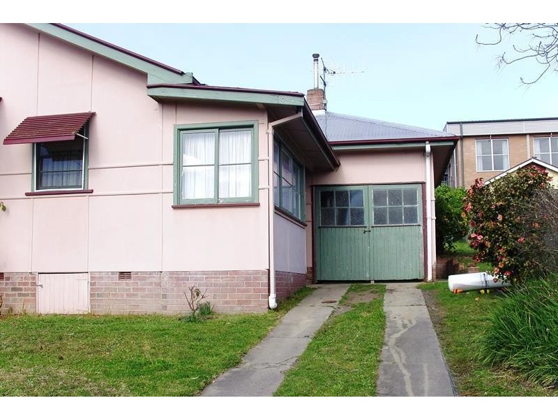 28  Hill St, Bega NSW 2550