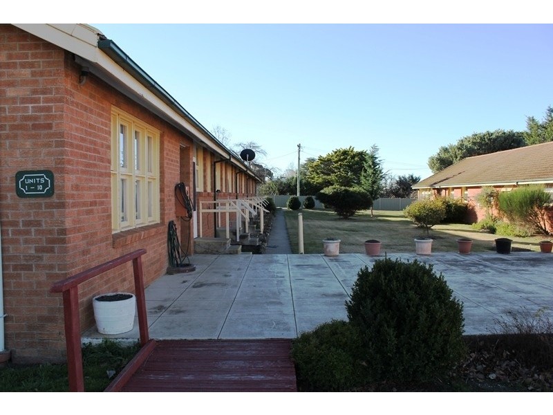 Unit 1 Platypus Gdns/9 Yulin Ave, Cooma NSW 2630