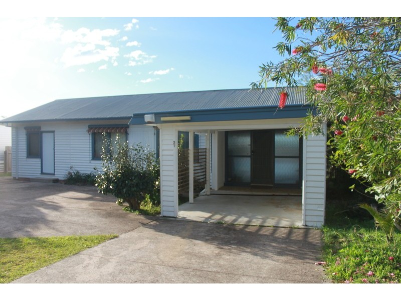 37 Lakeview Avenue, Merimbula NSW 2548