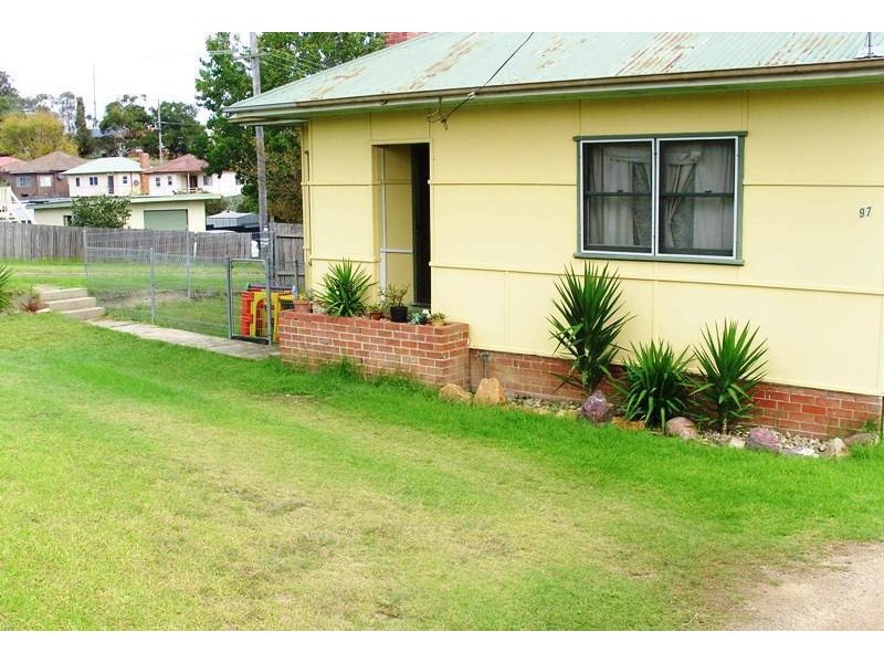 97 Ravenswood St, Bega NSW 2550