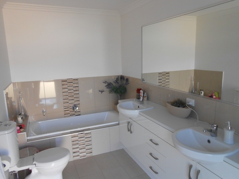 2 Kira Lani, Tura Beach NSW 2548