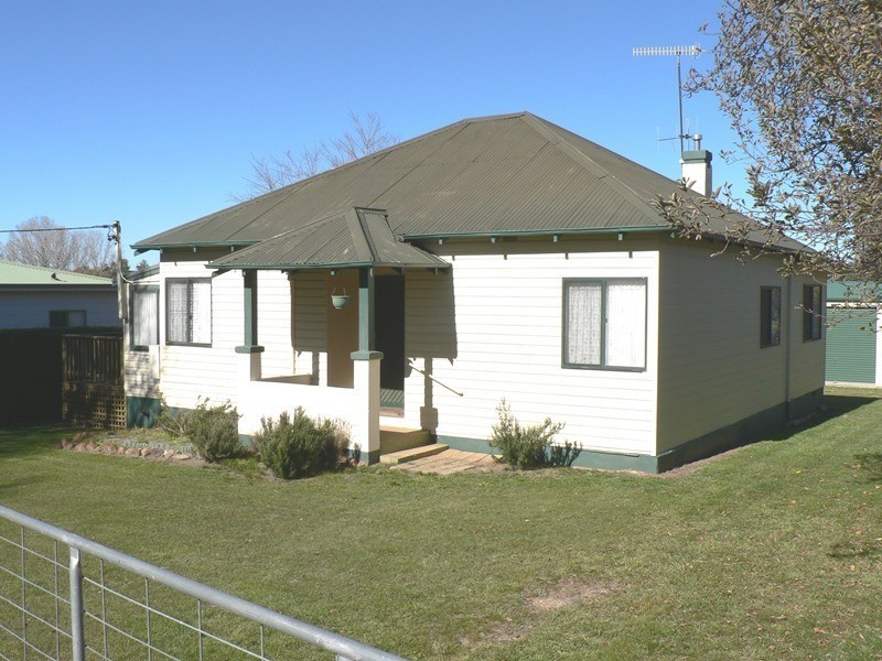 10 Druitt Street, Adaminaby NSW 2629