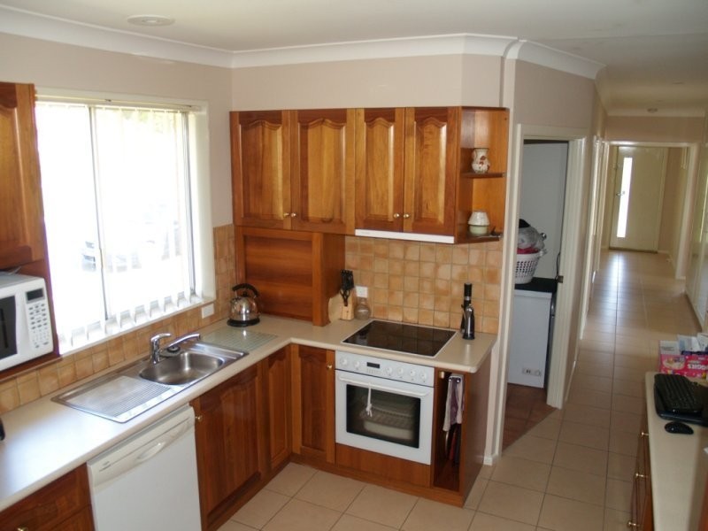 32 Tathra Road, Bega NSW 2550