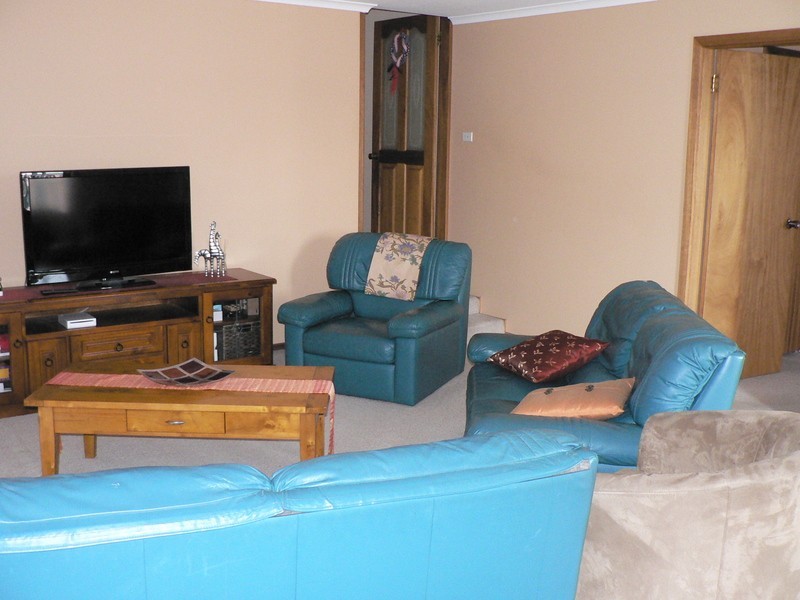 2 Denison Street, Cooma NSW 2630