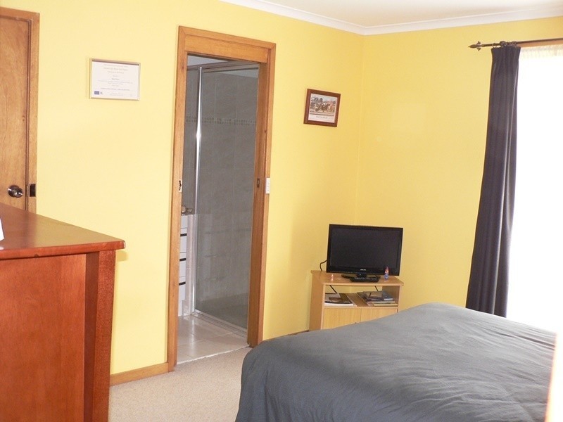 2 Denison Street, Cooma NSW 2630