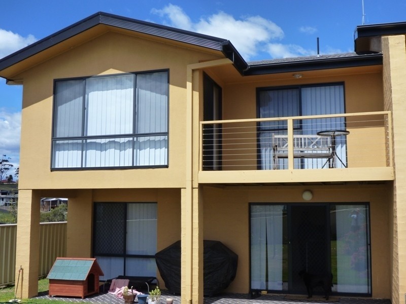 2/4 Krista Lee Court, Tura Beach NSW 2548