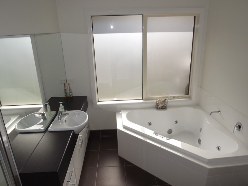 8 Whistler Close, Merimbula NSW 2548