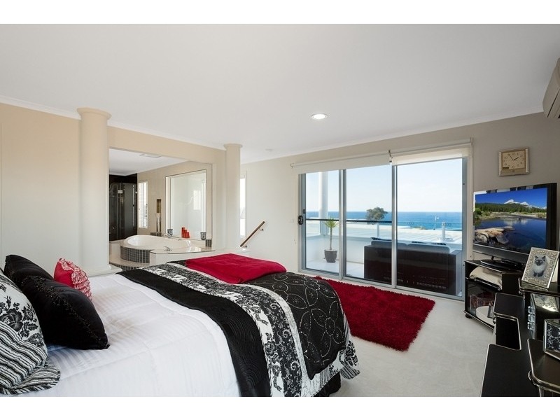 6 Lauren Court, Tura Beach NSW 2548