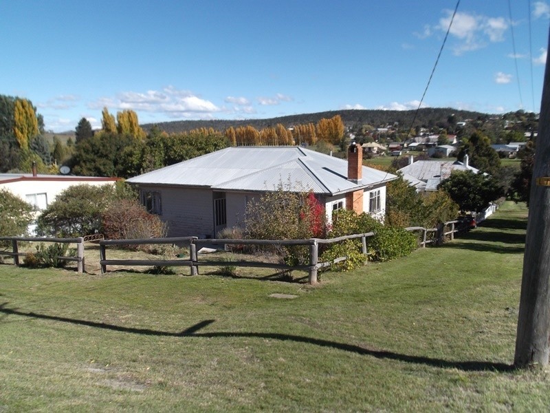 83 Baron Street, Cooma NSW 2630