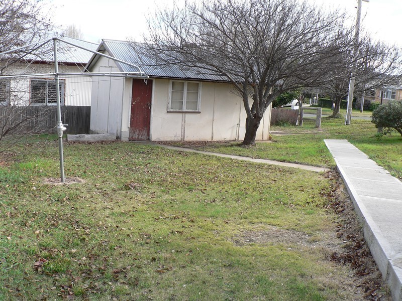 83 Baron Street, Cooma NSW 2630