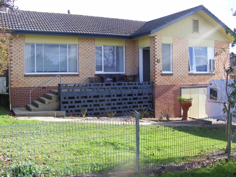 5 Tathra Road, Bega NSW 2550