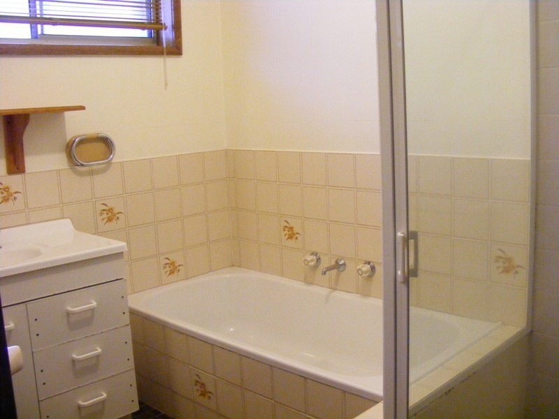 5 Gregory Way, Bega NSW 2550